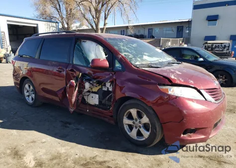2017 Toyota Sienna Le from USA, damaged, VIN 5TDKZ3DC4HS853532